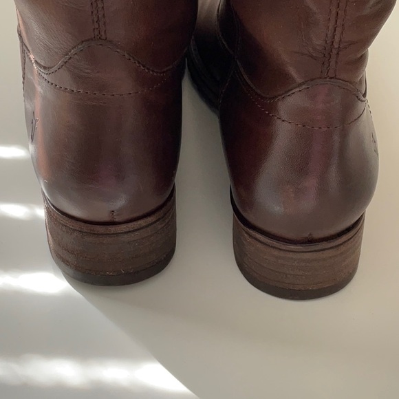FRYE MELISSA BUTTON LUG TALL PULL ON BOOT in BROWN Sz 7 NWOT Msrp $358 - Picture 7 of 14